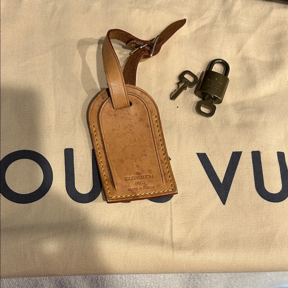Louis Vuitton Monogram Pegase 55 +Dust bag+ Luggage tag + lock/keys and COA - Picture 17 of 17